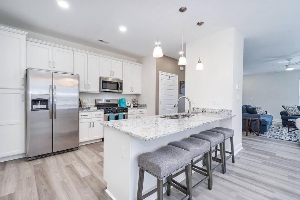 Luxurious Alberta Beach House W/ Historical Detail Hampton Luaran gambar