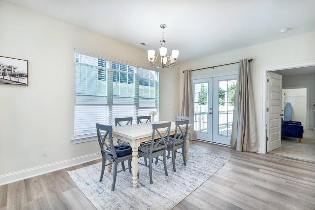 Luxurious Alberta Beach House W/ Historical Detail Hampton Luaran gambar