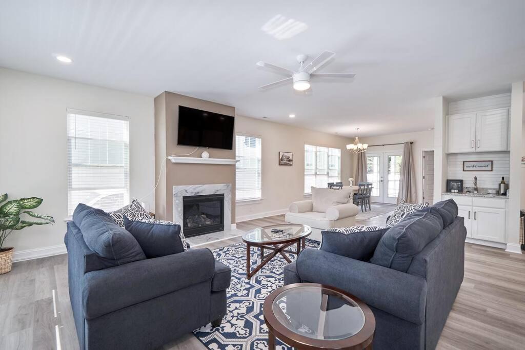 Luxurious Alberta Beach House W/ Historical Detail Hampton Luaran gambar